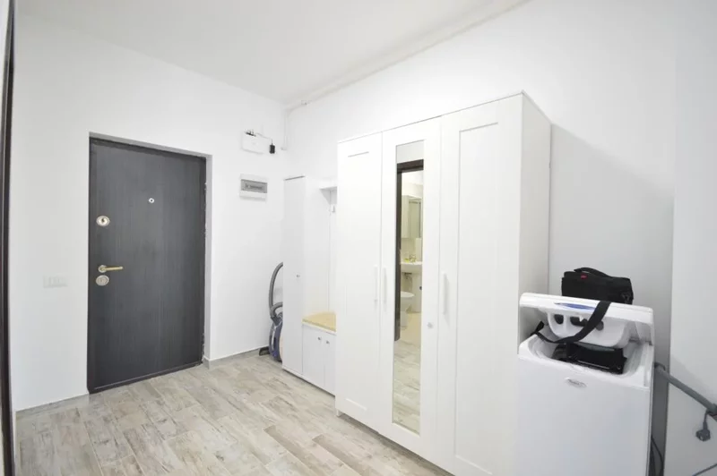 Aparatorii Patriei metrou, Metalurgiei, garsoniera moderna, bloc nou